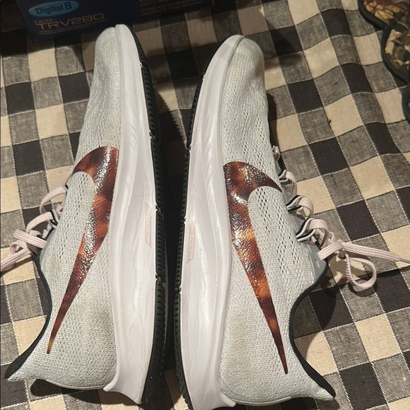 Nike Air Zoom Pegasus 36 Barely Rose and Tortoise Shell Swoosh - Picture 6 of 6